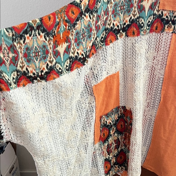 POL Vibrant Orange and Multicolor Floral Top NWOT Size Large - Picture 5 of 9